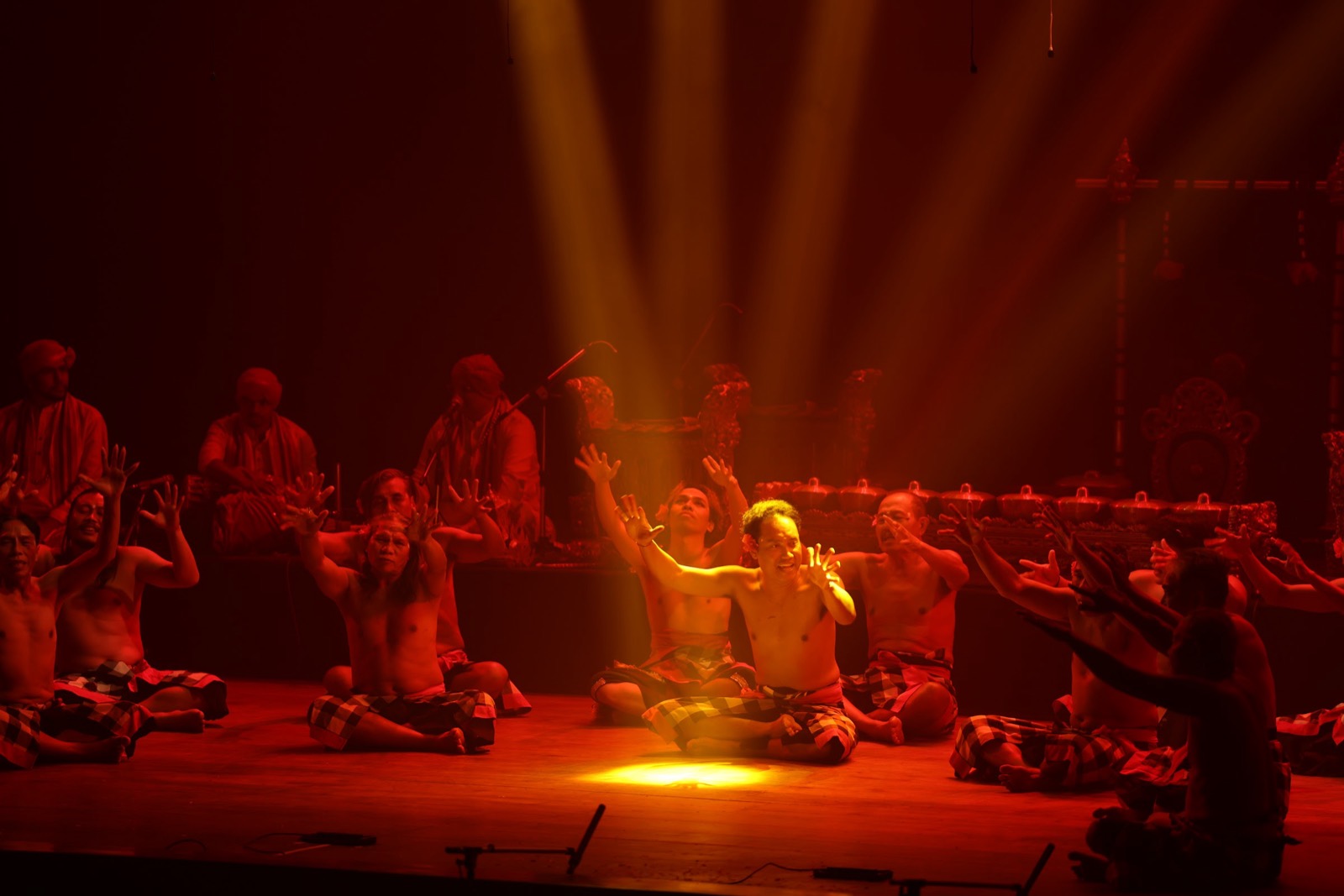 Spotlights over the stage at the Bali and Yakshagana performance